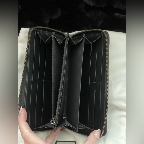 GUCCI GG Marmont Black Quilted Matelasse Leather Zip Around Wallet (443123.2149) - Picture 11 of 13